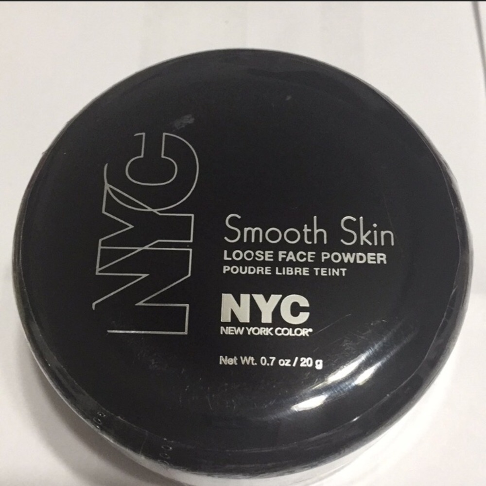 2 NYC Smooth Skin Loose Face Powder. NEW